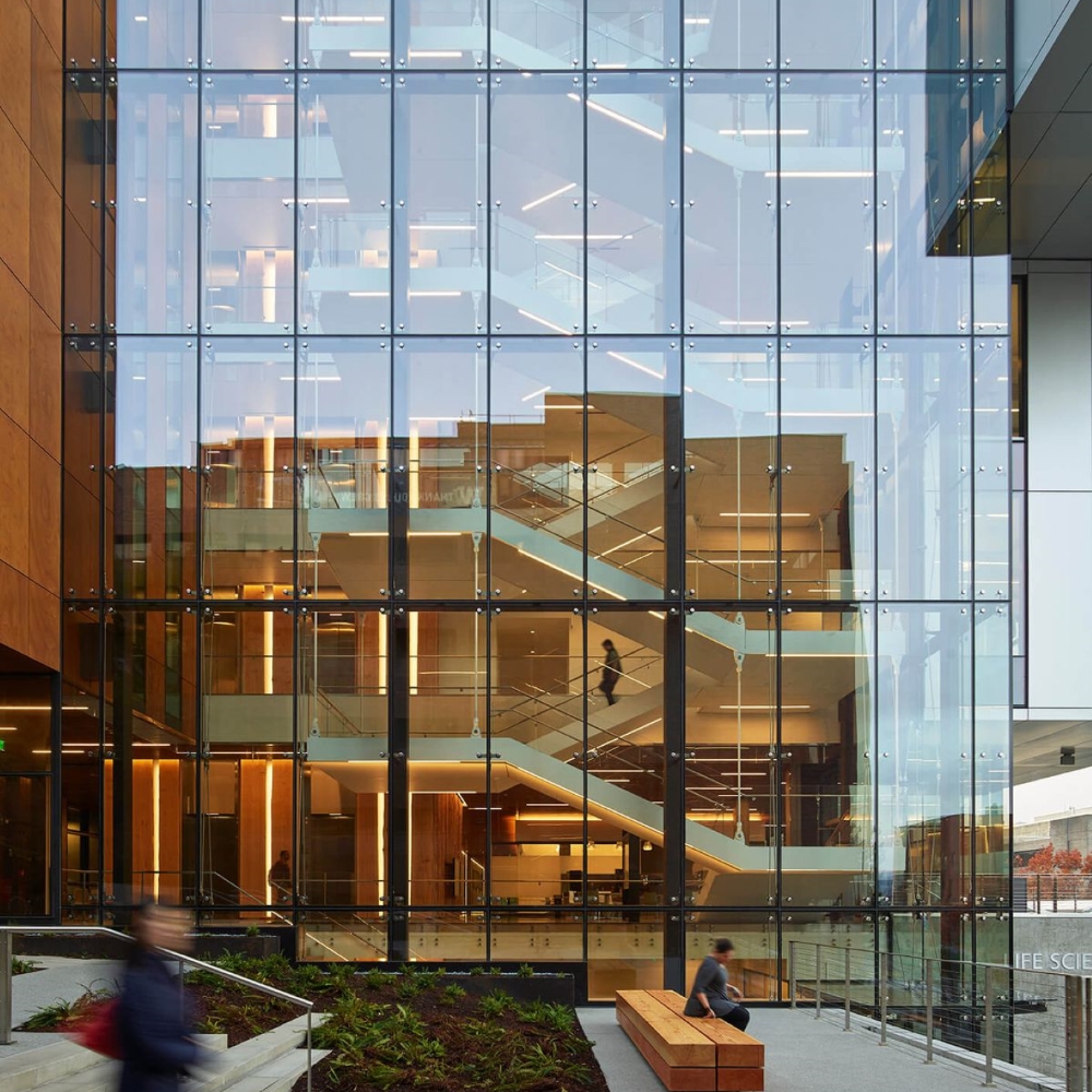 Point-Supported Glass Curtain Wall System